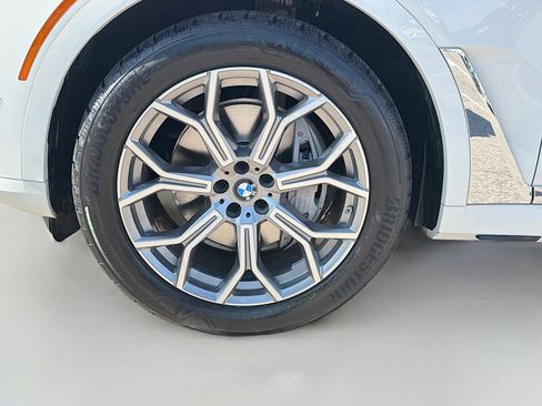 Used 2023 BMW X7 xDrive40i w/ Premium Package image 43