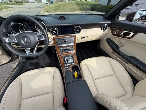 Used 2018 Mercedes-Benz SLC 300 image 24