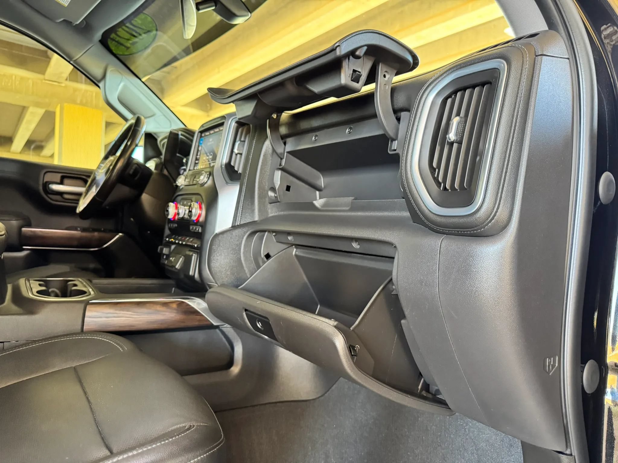 Used 2021 GMC Sierra 1500 SLT AWD/4WD image 31