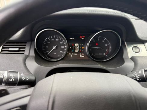 Used 2015 Land Rover Range Rover Evoque Pure Premium image 10