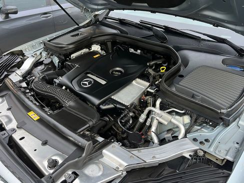 Used 2018 Mercedes-Benz GLC 300 4MATIC image 19