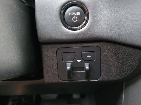 Used 2025 Toyota Sequoia Platinum AWD/4WD image 31