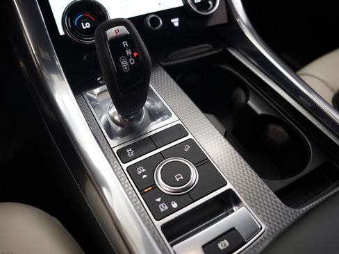 Used 2022 Land Rover Range Rover Sport HST image 22