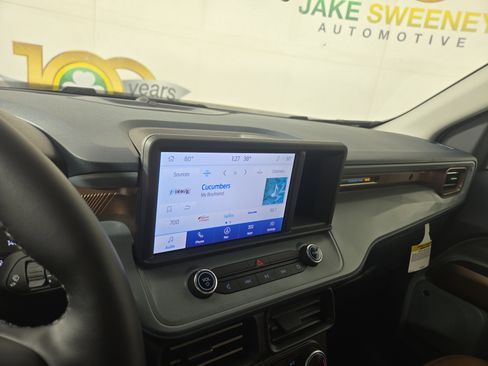 Used 2024 Ford Maverick Lariat image 19