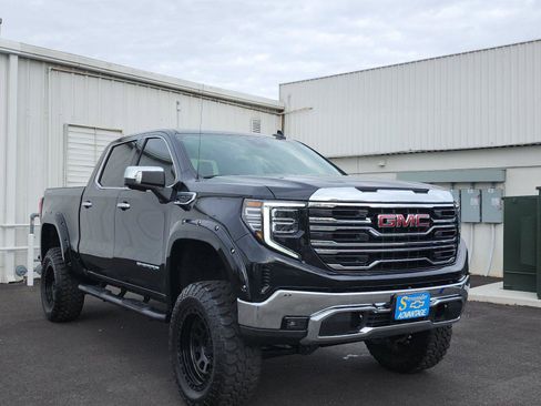 Used 2025 GMC Sierra 1500 SLT AWD/4WD image 7