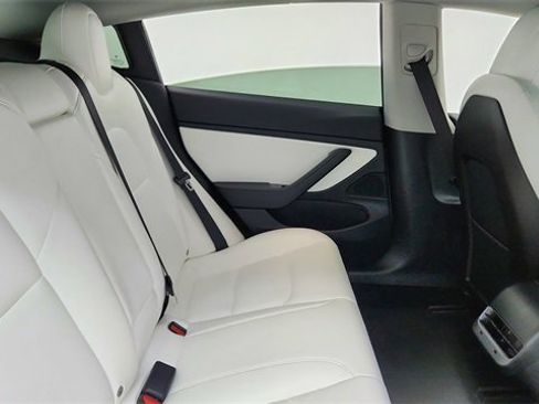 Used 2019 Tesla Model 3 Standard Range Plus image 23
