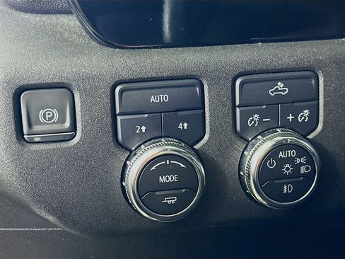 Used 2024 GMC Sierra 1500 Elevation image 21