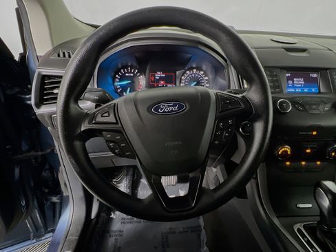 Used 2018 Ford Edge SE image 17
