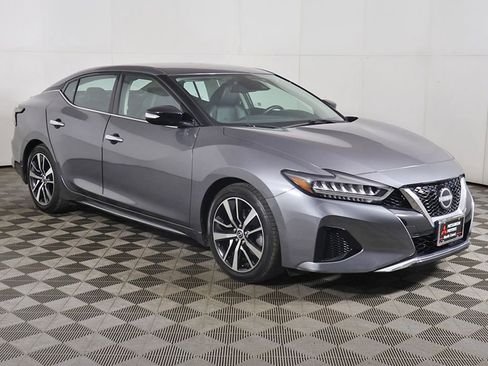 Used 2023 Nissan Maxima SV w/ Floor Mat Group FWD image 2