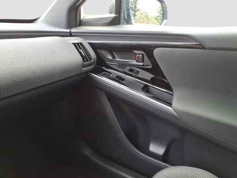 Used 2024 Subaru Solterra AWD/4WD image 20