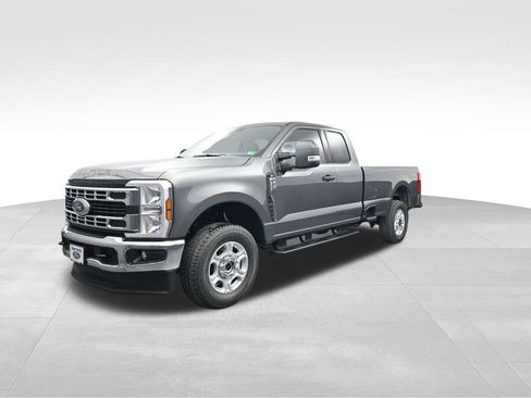 New 2026 Ford F250 XLT image 4
