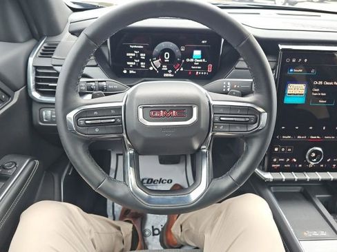 Used 2025 GMC Acadia Elevation image 14