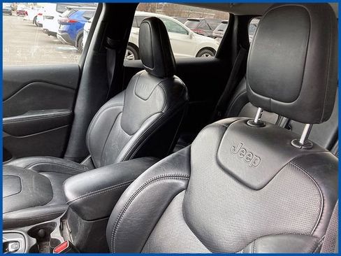 Used 2020 Jeep Cherokee Limited image 12