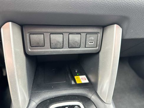 Used 2023 Toyota Corolla Cross LE image 28