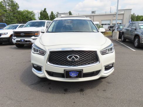 Used 2018 INFINITI QX60 Luxe w/ Deluxe Technology Package AWD/4WD image 2