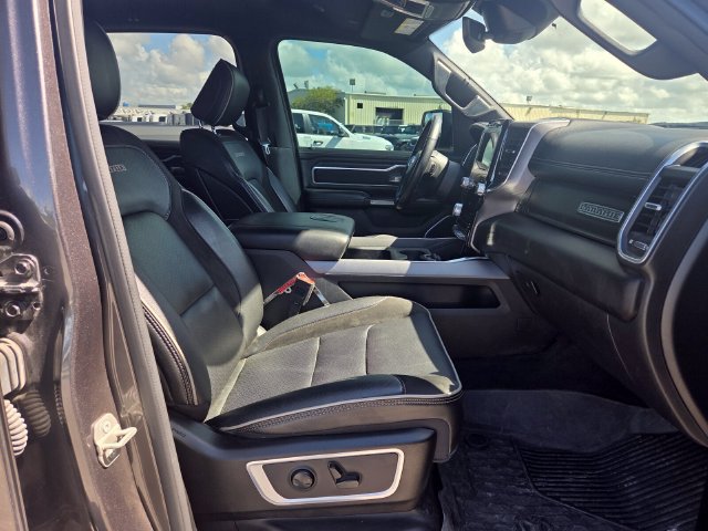 Used 2023 RAM 1500 Laramie AWD/4WD image 18