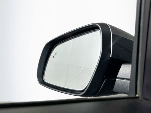 Used 2025 Hyundai Venue SEL FWD image 16