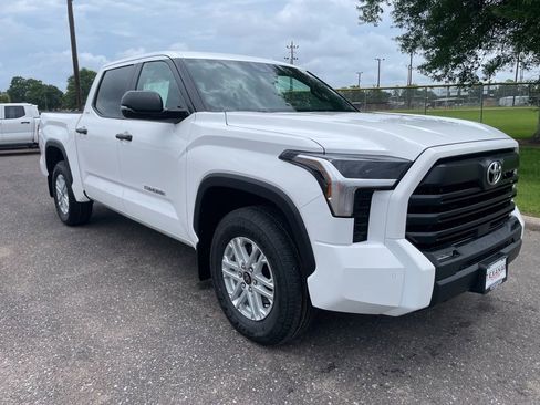 New 2026 Toyota Tundra SR5 w/ SR5 Convenience Package RWD image 1