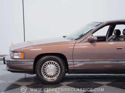 Used 1995 Cadillac De Ville Sedan FWD image 19