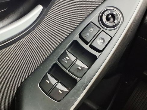Used 2016 Hyundai Elantra GT FWD image 22