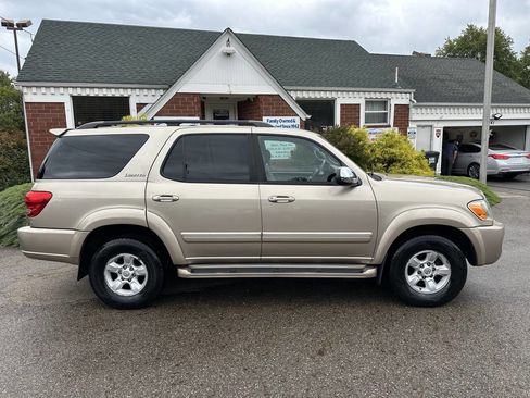 Used 2007 Toyota Sequoia Limited image 7