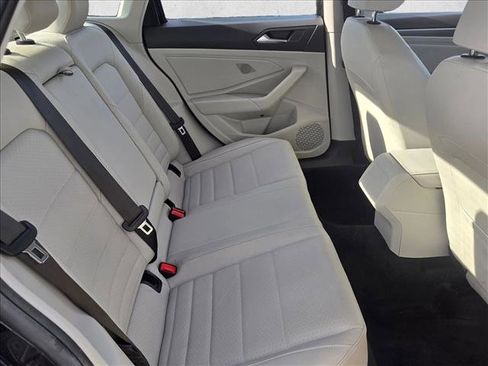 Used 2024 Volkswagen Jetta SE w/ Black Wheel Package image 19