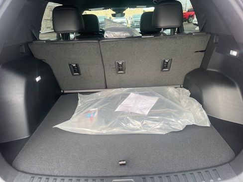 New 2026 Chevrolet Equinox LT w/ Convenience Package II FWD image 5