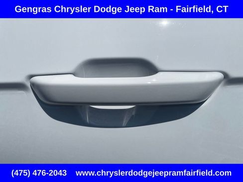 Used 2023 Jeep Grand Cherokee Limited AWD/4WD image 31