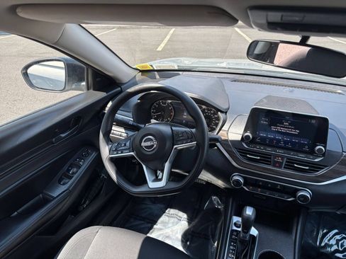 Used 2026 Nissan Altima 2.5 SV FWD image 30