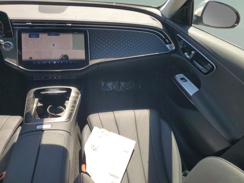 Certified 2025 Mercedes-Benz E 350 4MATIC Sedan image 9