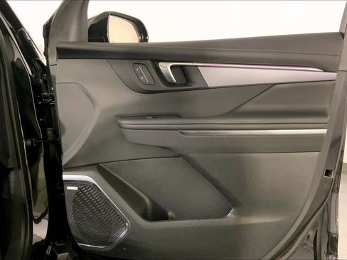 Used 2025 Buick Enclave Sport Touring image 26