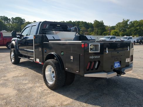 Used 2023 Ford F450 Lariat AWD/4WD image 5