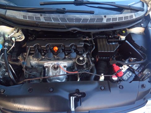 Used 2010 Honda Civic LX image 25