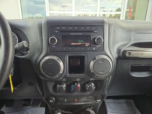Used 2015 Jeep Wrangler Sport AWD/4WD image 22