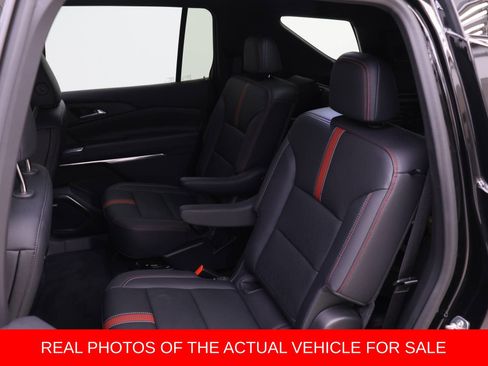 Used 2024 Chevrolet Traverse RS image 11