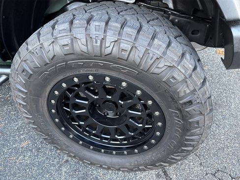 Used 2023 Ford Bronco Badlands image 21