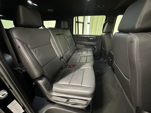 Certified 2025 Chevrolet Suburban Z71 image 21