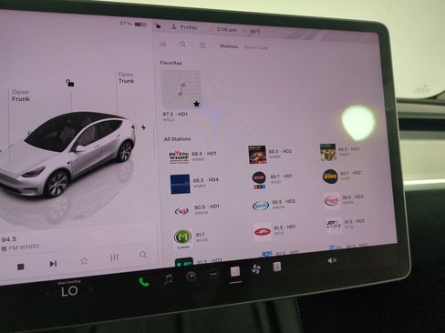 Used 2023 Tesla Model Y Long Range image 21