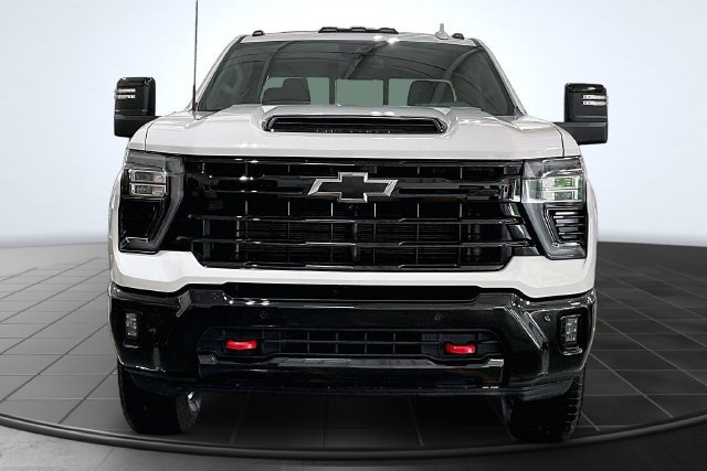 Used 2025 Chevrolet Silverado 2500 LTZ w/ Trail Boss Package AWD/4WD image 3