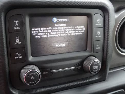 Used 2019 Jeep Wrangler Sport AWD/4WD image 20