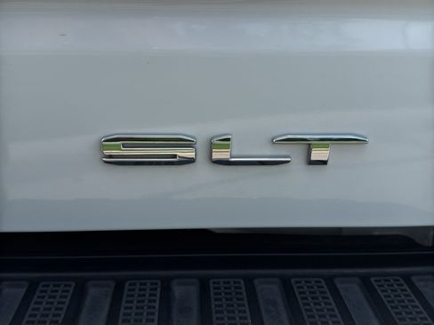 Used 2026 GMC Sierra 1500 SLT AWD/4WD image 11