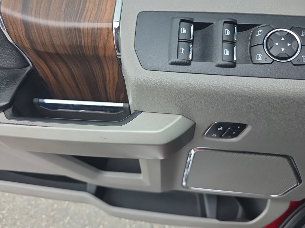 Used 2016 Ford F150 Lariat AWD/4WD image 33