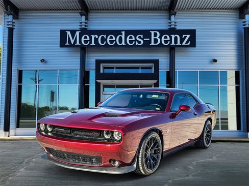 Used 2018 Dodge Challenger R/T Scat Pack w/ Dynamics Package image 3