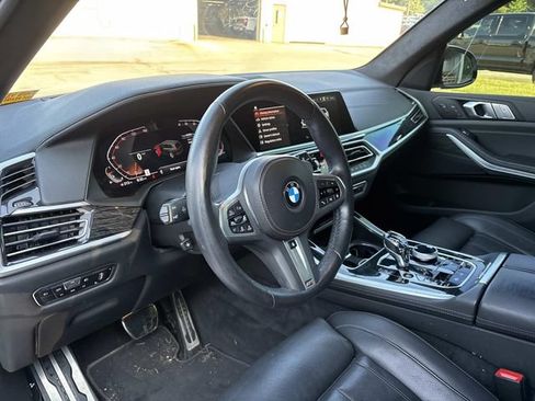 Used 2022 BMW X7 xDrive40i w/ M Sport Package AWD/4WD image 12