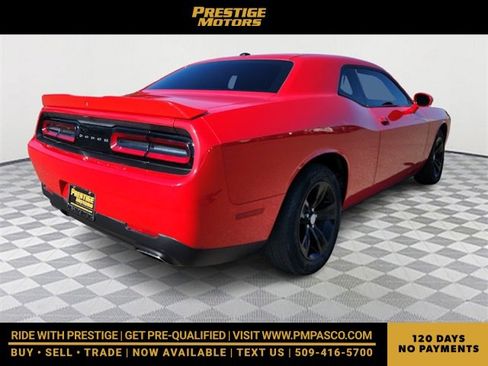 Used 2020 Dodge Challenger SXT image 7