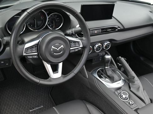 Used 2024 MAZDA MX-5 Miata Grand Touring w/ Weather Package image 11