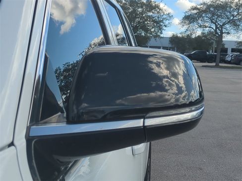 Used 2023 Jeep Wagoneer Series III w/ Preferred Equipment Group image 13