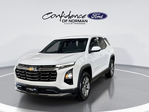 Used 2025 Chevrolet Equinox LT AWD/4WD image 3