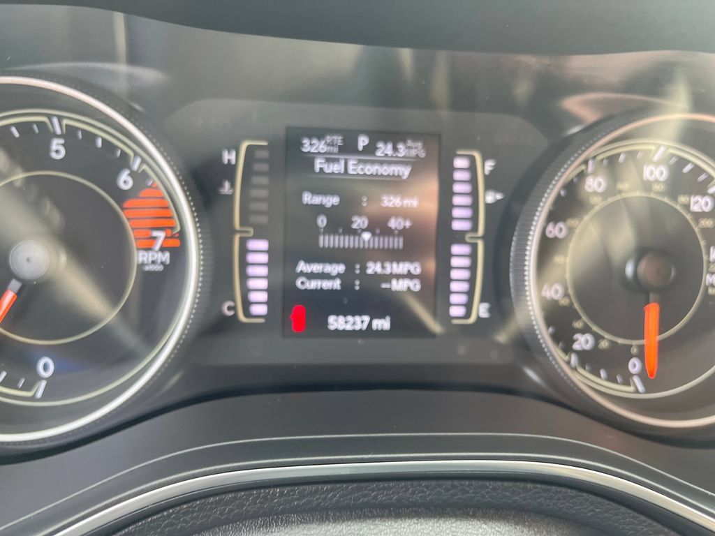 Used 2019 Jeep Cherokee Latitude w/ Popular Appearance Group AWD/4WD image 17