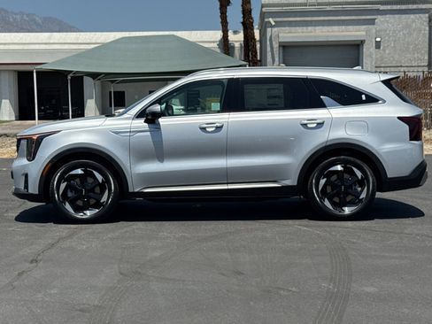 New 2025 Kia Sorento EX w/ EX Panoramic Sunroof Package image 6